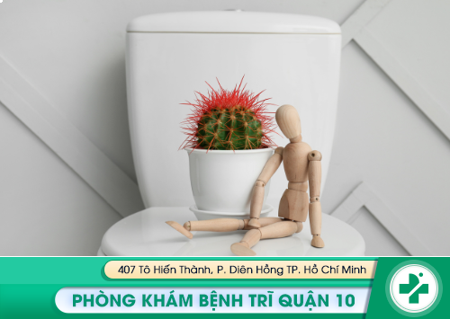 Khi mắc bệnh trĩ, người bệnh cần tiến hành thăm khám và điều trị càng sớm càng tốt. khám trĩ